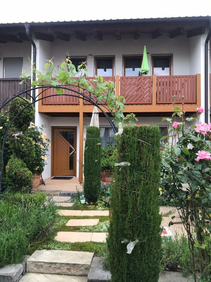Ferienappartement Souterrain Volkertshausen Екстериор снимка